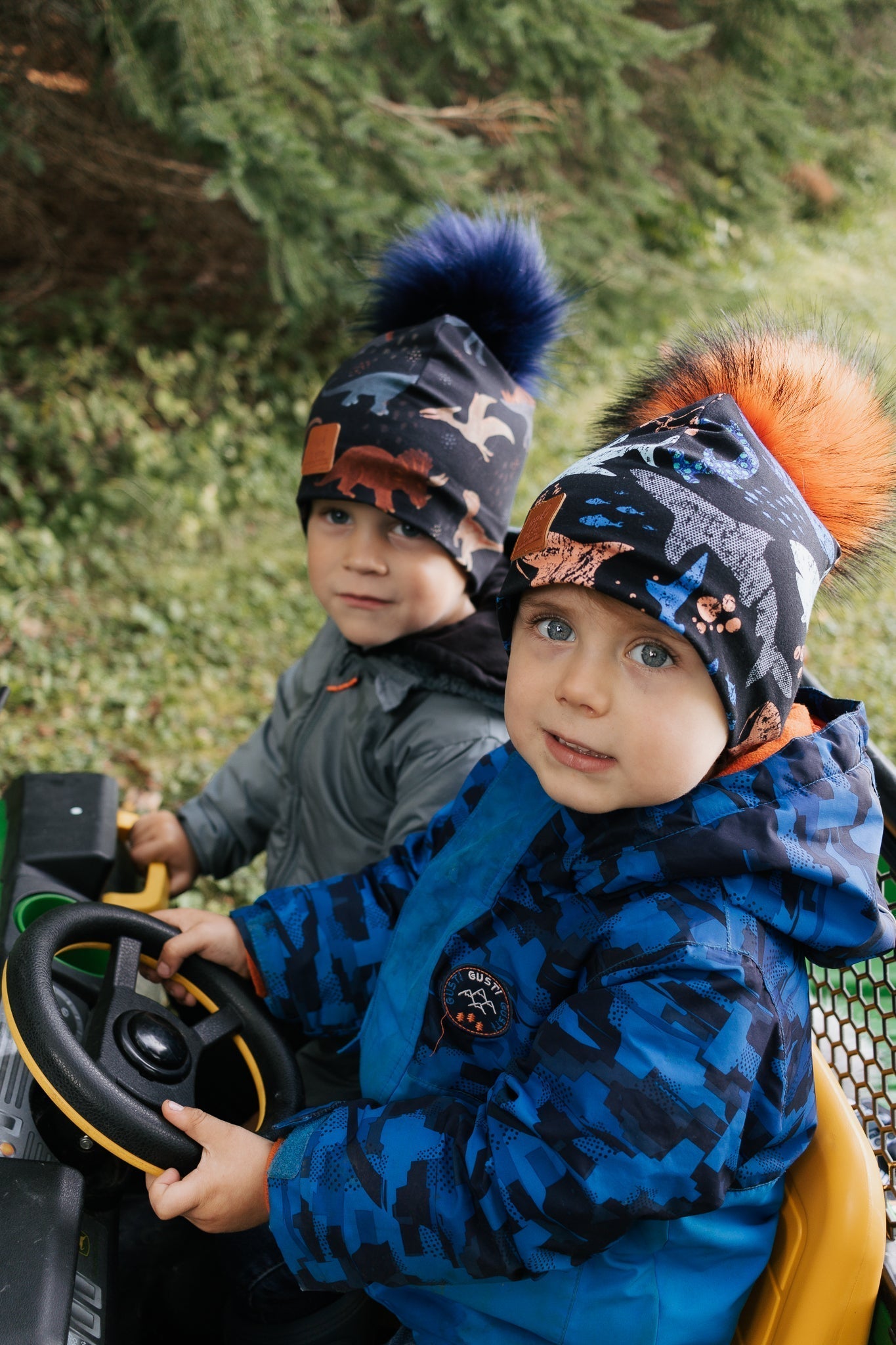 IN STOCK - 3 Season Toque Sharky