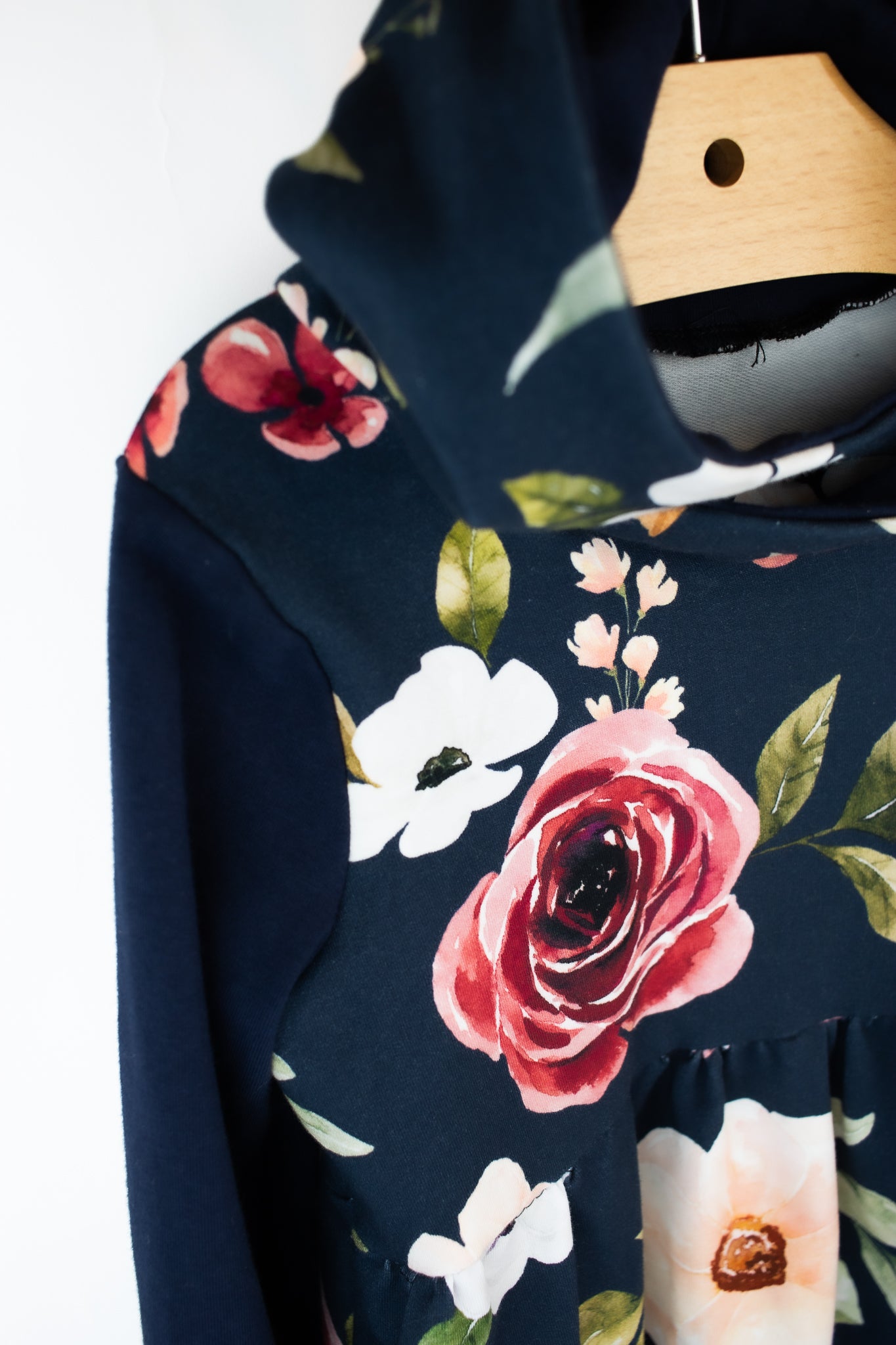 PRE-ORDER | Sweater dress Navy floral