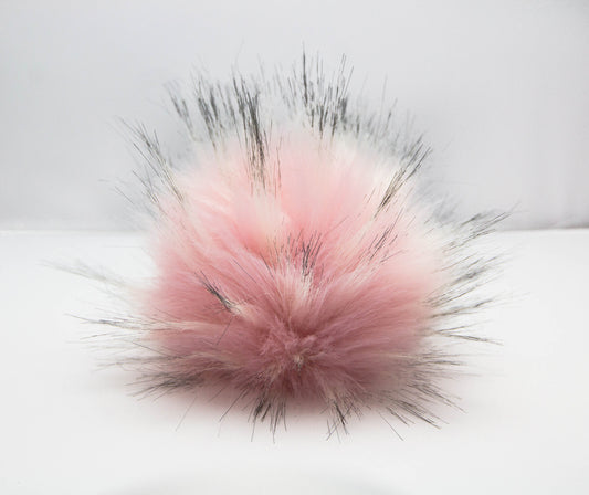 Light pink pompom.